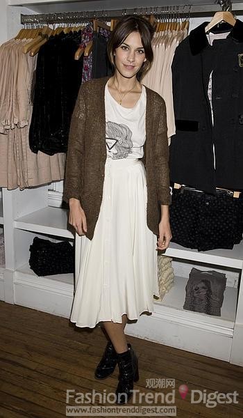 20. 英国当红It Girl艾里珊•钟 (Alexa Chung) 在Madewell 精品店同样为此次Fashion's Night Out的盛会表达了祝福。 