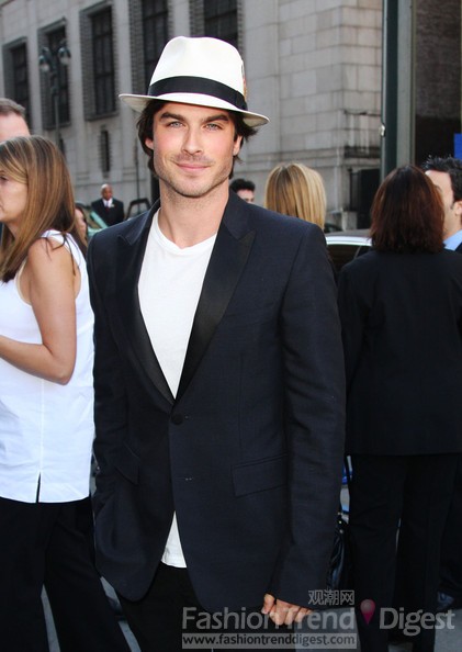 9. 伊恩•萨默海尔德(Ian Joseph Somerhalder)<br>
美剧《迷失》的主演伊恩•萨默海尔德(Ian Joseph Somerhalder)，他的风格在他多变的帽子造型上表现的淋漓尽致。<br>
 