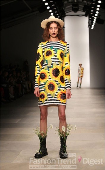 5. Ashish<br>
靴子里面長了很多野花野草，這倒是挺新鮮的。<br>
<br>
 