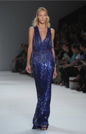 5. Elie Saab<br>
时尚前卫的亮片和贵族的蓝色调共同塑造出优雅的女性。<br>
 