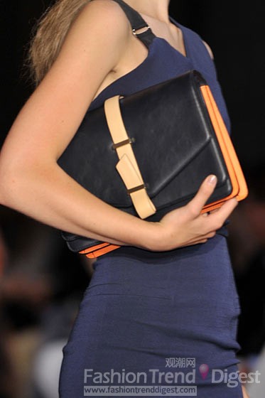 20. 2012春夏Victoria Beckham <br>
Victoria Beckham的包袋向來都是奢華和高價而聞名，Victoria Beckham創造的手包幾乎可以在幾代人之間傳承，我們幾乎可以時刻感受到光滑皮革帶來的質感。<br>
<br>
 