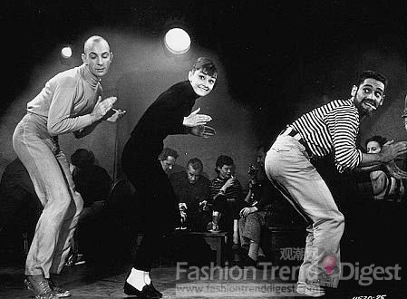 20. 奧黛麗•赫本 (Audrey Hepburn)<br>
身為好萊塢最著名的女星奧黛麗•赫本 (Audrey Hepburn)，她以高雅的氣質與有品味的穿著著稱，而她的穿著方式凸顯的是優雅和貴氣。<br>
 