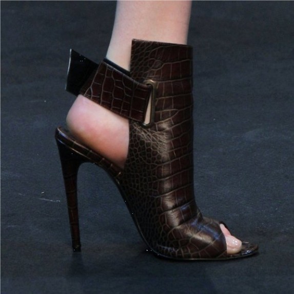 2012���İ���ʱװ�� ��Ь����