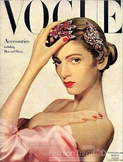 3. 在1946年登上美国版《Vogue》封面的卡门•戴尔•奥利菲斯 (Carmen Dell' Orefice)。 