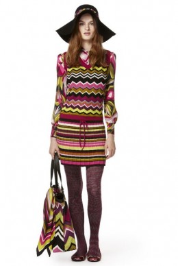 16. Missoni for Target風波<br>
Target將與意大利品牌Missoni合作，這次的合作將推出超過400件的單品，包括男裝、女裝以及童裝。Missoni 的品牌典型完全表現無遺，這次 Missoni for Target 已經于2011年9月13日公開發售。零售商卻將股票惡意拋售，導致很多客戶不滿，Target也在極力控制這件事情，是2011年零售界的最大失敗。<br>
 