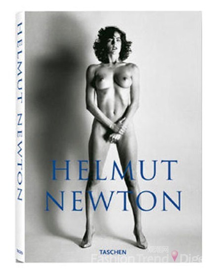 15. 《Helmut Newton》<br>
这本 Taschen出版社出品的精装著作提供了独特而高度个人化的视角，探究了一些传奇摄影师最经典的作品，囊括了几百张从几十年影像作品中精选的测试宝丽莱相片。<br>
<br>
价格: £99.99 <br>
出版商: Taschen <br>
购买: Amazon.co.uk<br>
 