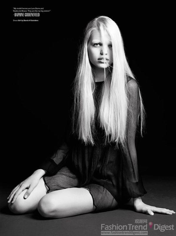 21. No.13 达芙妮•葛洛妮维尔德 (Daphne Groeneveld)<br>
Daphne Groeneveld，这枚有着粗粗浓眉+肉肉厚唇的麻豆，凭着颇为另类的长相立刻得到了大牌设计师们的认同，令人过目不忘。<br>
 