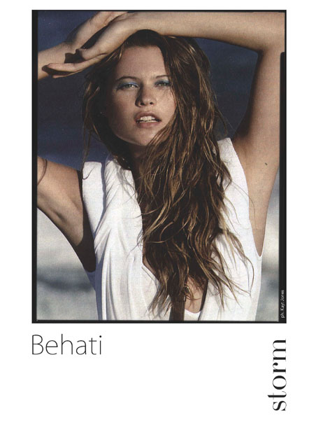 2. 贝哈蒂•普林斯露 (Behati Prinsloo)<br>
整张脸就像是刚刚出炉的糍饭团，撒上香喷喷的芝麻粒，甜糯香软，大大勾起人的食欲。健康自然，这个来自非洲村落的女孩子带着大城市难寻的纯真率性之美，如未经雕琢的钻石，光彩天然。15岁被Sarah Doukas发现，是Vogue (英国, 美国, 意大利和德国), Elle, Harpers Bazaar, Marie Claire杂志模特，19岁的纳米比亚模特Behati Prinsloo成为Victoria's Serect旗下Pink系列的代言人，并被冠以“下一个Gisele Bundchen”的称号。<br>
 