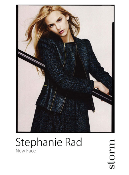 10. Stephanie Rad<br>
众所周知这又是一位金发美女，轮廓分明的脸蛋，是模特界标准的美人胚子，她的眼睛清澈明亮，善于学习，在D&G2011春夏高级成衣秀秀场上她成为走秀模特，她的第一次广告就是和摄影大师Josh Olins 和造型师Joe Mckenna合作的Cos广告，先后又被Prada和Givenchy品牌御家模特，2010年成为值得期待的英国VOGUE模特脸。<br>
 