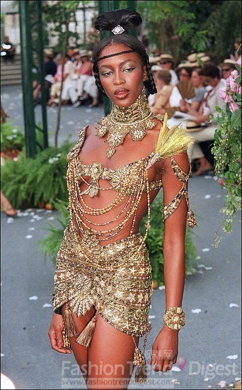 Naomi Campbell，1997早秋 