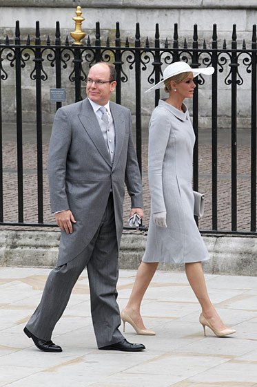 21. 摩纳哥阿尔贝二世亲王 (Prince Albert II of Monaco) 和未婚妻夏莱娜 维斯托克(Charlene Wittstock)。 