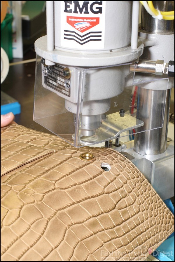 CHANEL 2.55^