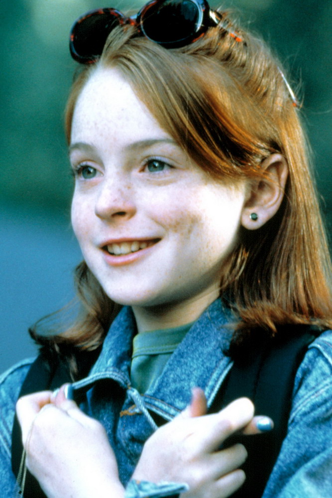 31. 11岁的林赛•罗韩 (Lindsay Lohan)就已经在电影《天生一对》中出演一堆双重性格的双胞胎Hallie 和 Annie而出名。 