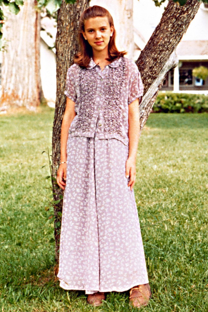 27. 10岁的斯嘉丽•约翰逊 (Scarlett Johansson)与Bruce Willis出演电影《North》 。 