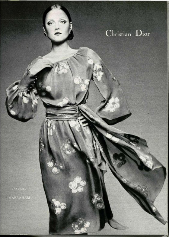 6. christian Dior (1971)  束腰长裙 