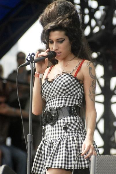 ʱĸAmy Winehouse ͻع