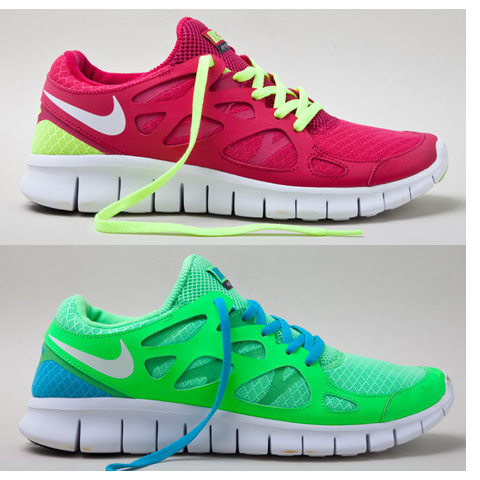 19. NIKE FREDD RUN +2<br>
在跑鞋上擁有專屬的iD信息并穿上它跑出獨一無二的自由之旅，這對于每個跑步者來說都是夢寐以求的事情，Nike iD工具就能為你實現這個夢想。這款耐克赤足二代除了提供更豐富的撞色搭配外，還在大底配置選擇上特別加入了NIKE FREE彎曲深槽分級選項。<br>
 