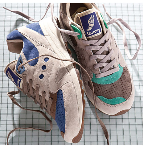 2. Saucony X Bodega Master Control<br>
波士頓鞋店Bodega與球鞋品牌Saucony發(fā)布的Master Control球鞋系列，一雙球鞋上甚至有3種顏色，如果你想知道詳細(xì)的球鞋信息請查看Sneaker Freaker第21期雜志。<br>
 