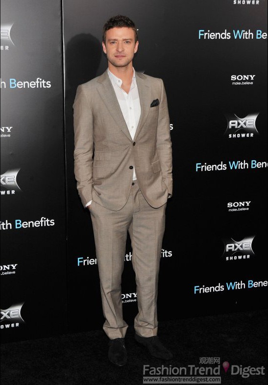 19. JUSTIN TIMBERLAKE, actor, producer, singer-songwriter, and designer<br>
賈斯汀•汀布萊克（JUSTIN TIMBERLAKE），美國著名歌手，“小甜甜”Britney Spears的前任男友。曾經獲得六座葛萊美獎。近年在歌唱道路上一帆風順的賈斯汀也開始進軍電影界，并且在時尚穿衣方面有自己的風格。<br>
 