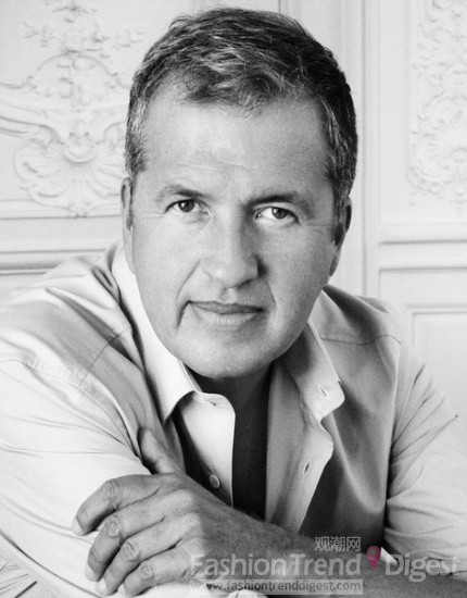 23. 馬里奧•特斯蒂諾（Mario Testino）是時(shí)尚圈最炙手可熱的大攝影師。他的時(shí)尚攝影作品具有高度的藝術(shù)性，他為《Vogue》、《Vanity Fair》、《The Face》等大量一流時(shí)尚雜志拍攝時(shí)裝大片，并為GUCCI、Calvin Klein、BURBERRY、Ralph Lauren、Versace、Estée Lauder、VALENTINO等奢侈品牌拍攝年度商業(yè)廣告。 