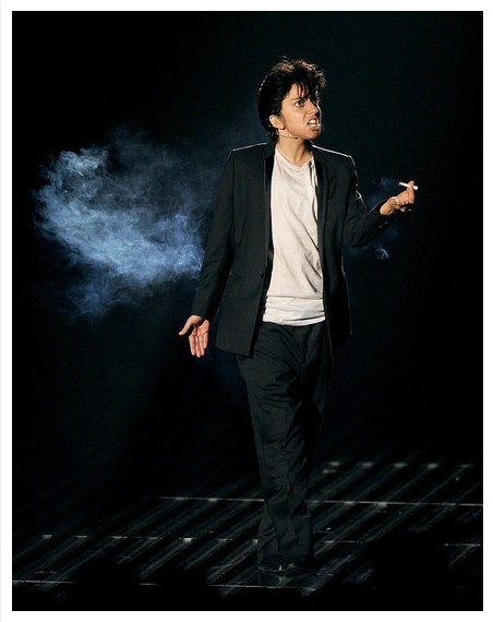 2. Jo Calderone即美国著名女歌手Lady GaGa的男性形象，从2010年6月的日本版《Vogue》杂志上，Lady Gaga 这次又成为了红毯上一名假小子。 