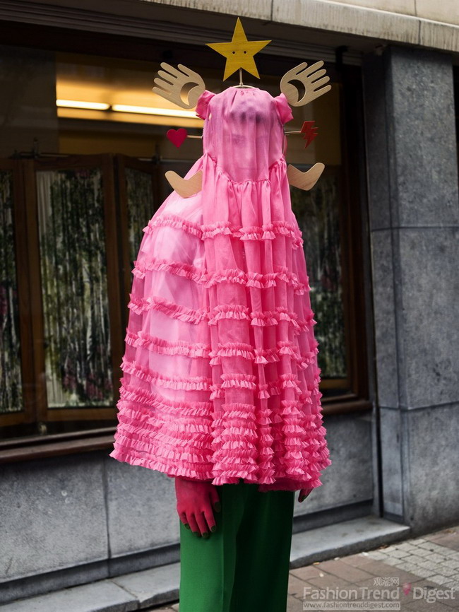 lWalter Van Beirendoչ[