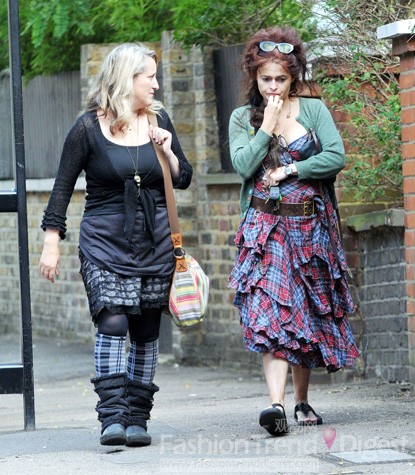 9. 我們見到了海倫娜•伯翰•卡特（Helena Bonham Carter）雷人的功力，私下里她的穿著也非常庸俗，倫敦街頭的她可以稱作是犀利姐。 