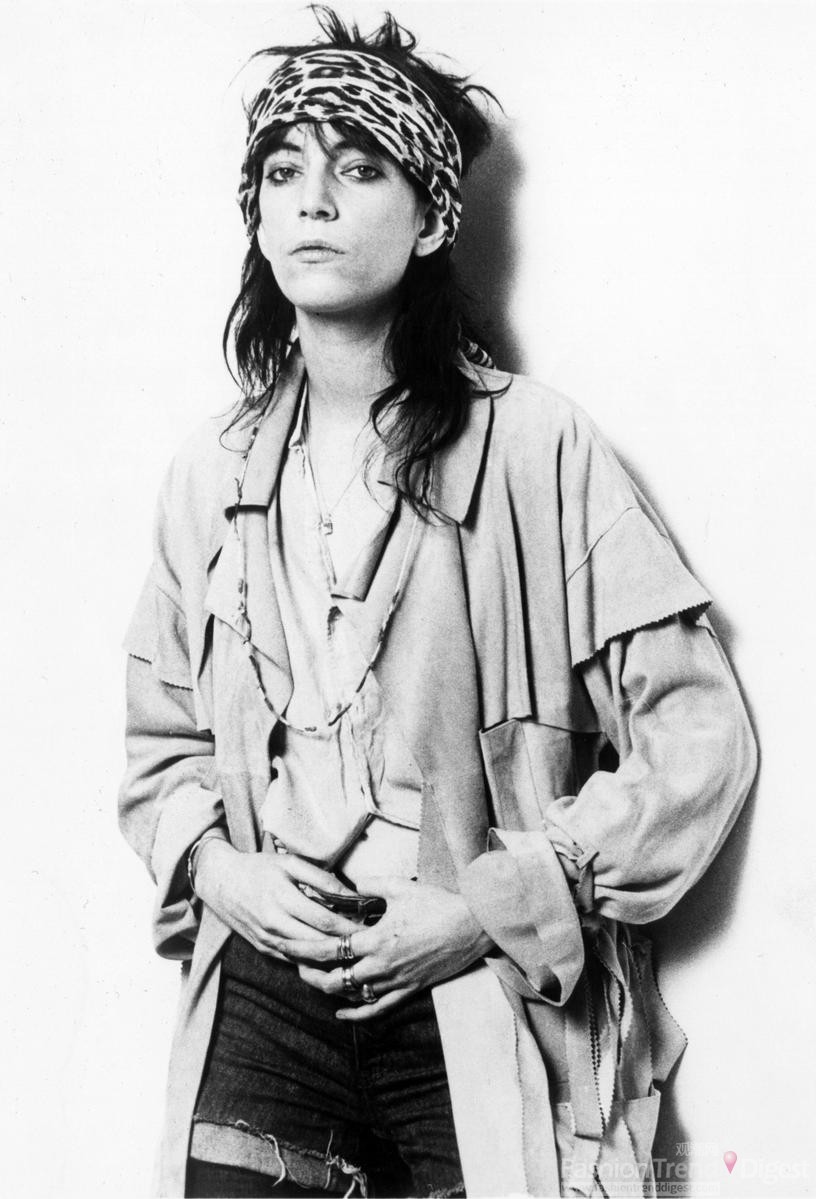 4. 1976年，佩蒂.史密斯（Patti Smith）经典的摇滚造型。