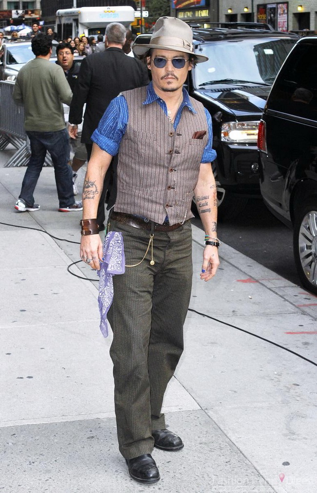 Johnny Depp r