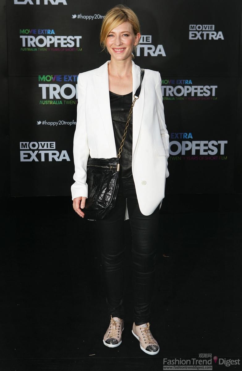 5. 2012年2月19日，凱特•布蘭切特（Cate Blanchett）也會(huì)選擇更加舒適的穿著，Tropfest Short電影節(jié)上，白與黑的經(jīng)典組合更加耐看。