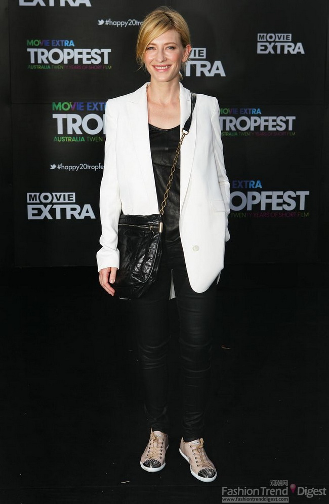 Cate Blanchett r