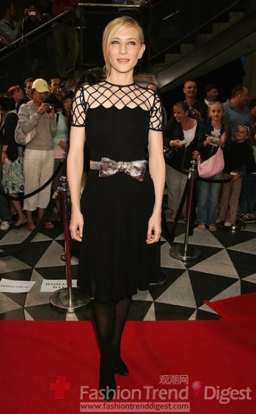 Cate Blanchett r