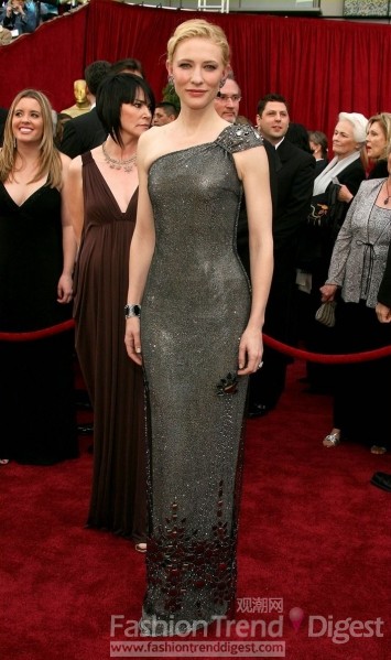 Cate Blanchett r