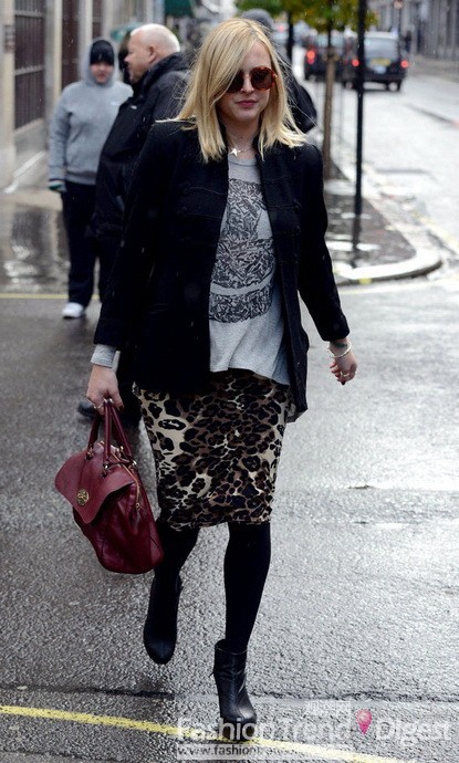 8. 英國美女主播菲妮•科頓 (Fearne Cotton)簡直成了街頭的老女人，豹紋連衣裙搭配黑色西裝，整個人好像發福了很多。