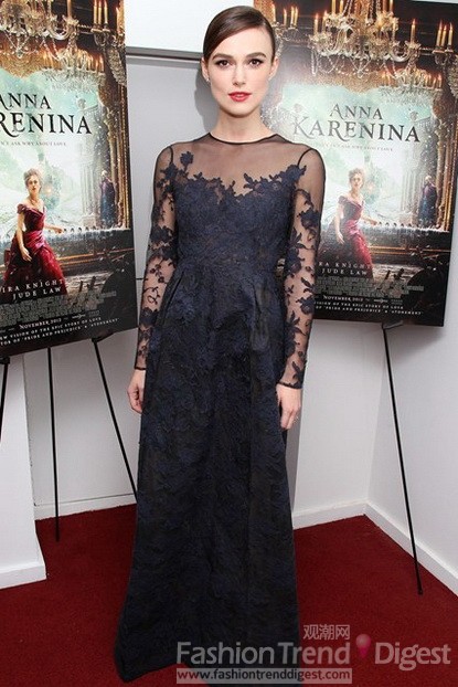 1. 本周凱拉•奈特莉（Keira Knightley）參加《安娜•卡列尼娜》紐約電影首映式上，選擇了一件來自2012秋冬系列的Valentino高定蕾絲晚禮服出席，優雅中盡顯若隱若現的性感。