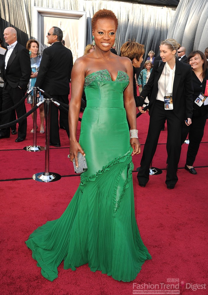 5. 维奥拉•戴维斯（Viola Davis）身着Vera Wang<br>
以