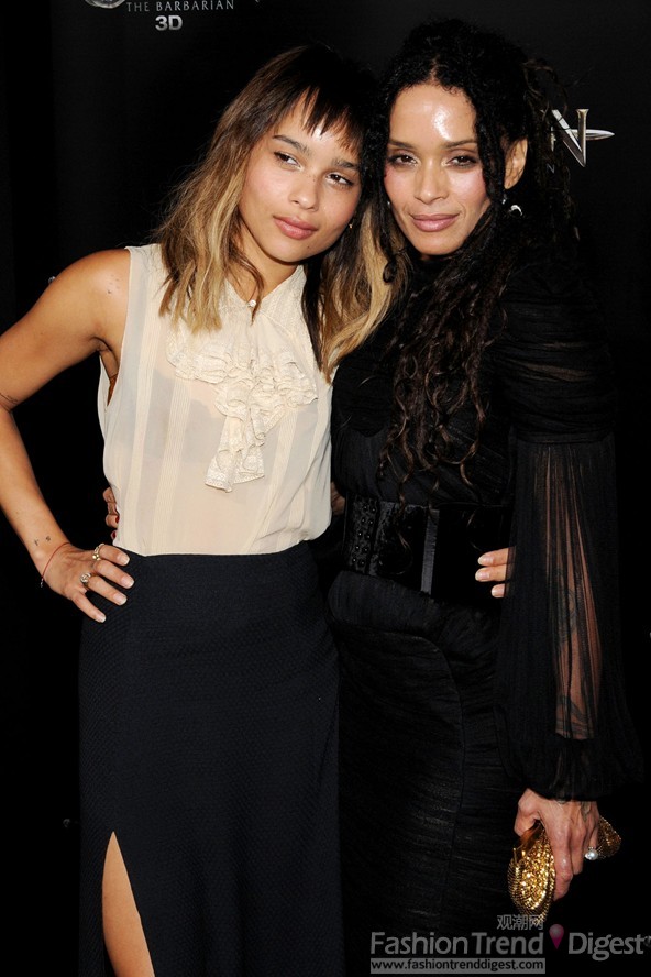 1. 佐伊•克拉维茨 (Zoe Kravitz) & Lisa Bonet<br>
佐伊•克拉维茨 (Zoe Kravitz) 是一半的美国人和一半的犹太的血统。佐伊•克拉维茨 (Zoe Kravitz) 作为摇滚巨星兰尼•克拉维茨 (Lenny Kravitz)和母亲Lisa Bonet的女儿，与母亲一样，她的身上散发出一种强烈个性与独特的品味。<br>
