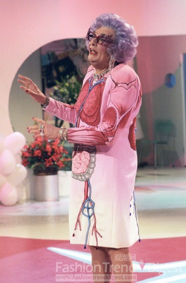 14. Dame Edna Everage 的这件五脏六腑的连衣裙，从器官到肌肉都清晰可见, 1997年