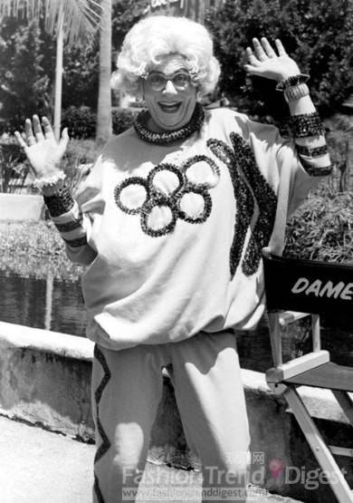 6. Dame Edna Everage全身都展现奥利匹克的精神, 1984年