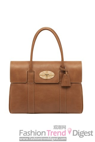 18. Mulberry钻石庆和奥林匹克系列<br>
5月31日起<br>
全世界Mulberry店铺<br>
www.mulberry.com<br>
<br>
Mulberry创造出一个手袋系列，包括标志性的三种风格，每个风格都有union Jack的标志。<br>
