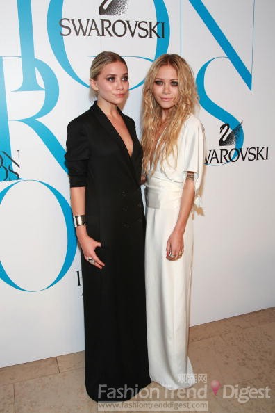 44.	2007年瑪麗•凱特•奧爾森 (Mary-Kate Olsen) 和姐姐阿什莉•奧爾森 (Ashley Olsen)