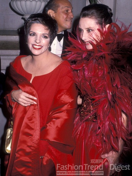 2.	1989年麗莎•明尼里（Liza Minnelli）和奧黛麗•赫本（Audrey Hepburn）