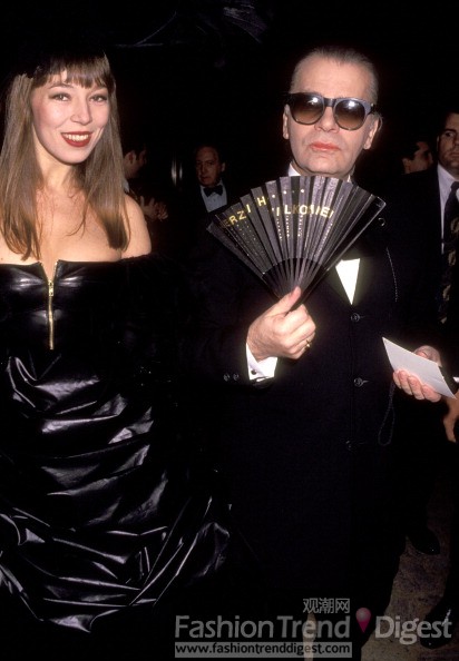 5.	1992年卡爾•拉格斐（Karl Lagerfeld）