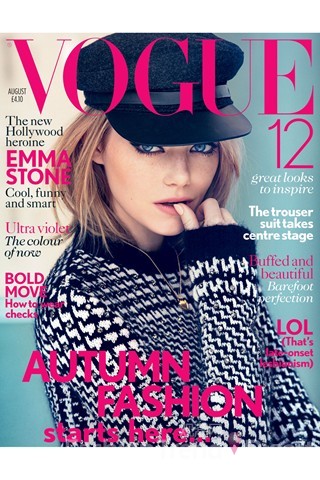 20.	2012年8月Vogue 封面，艾玛•斯通 (Emma Stone)戴的是来自MaxMara 黑色军帽，由Patrick Demarchelier负责拍摄。