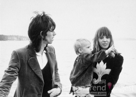 19.	基思•理查兹（Keith Richards）和Anita Pallenberg从未结婚，但有一个长达十年之久的爱情，在此期间，他们有三个孩子。