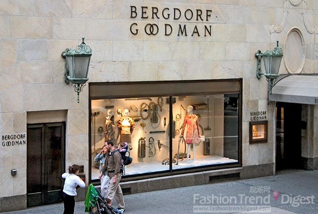 1. Bergdorf Goodman<br>
波道夫•古德曼 (Bergdorf Goodman) 是内曼•马库斯 (Neiman Marcus) 集团旗下时尚精品店。集世界首席设计师之名牌于一堂的波道夫•古德曼 (Bergdorf Goodman) ，是美国著名的时尚传统百货公司之一。1889年，来自法国东北部阿尔萨斯地区的Herman Bergdorf在纽约曼哈顿联合广场开了一家裁缝店。1905年一个雇员Edwin Goodman买下了这家商店，并且把它开到了现在的位置，纽约第五大道上。1914年Edwin Goodman成为了波道夫•古德曼 (Bergdorf Goodman) 的第一个女装成衣设计师，波道夫•古德曼 (Bergdorf Goodman) 也成了美国和法国的时尚指标。<br>
<br>
<br>
