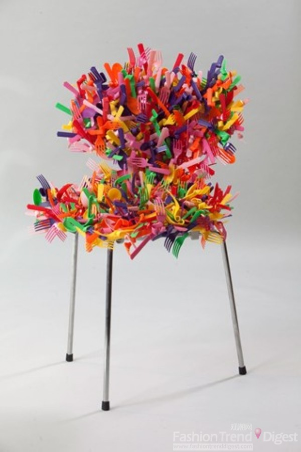 3. 朱利安-麦克唐纳德（Julien Macdonald）设计的椅子