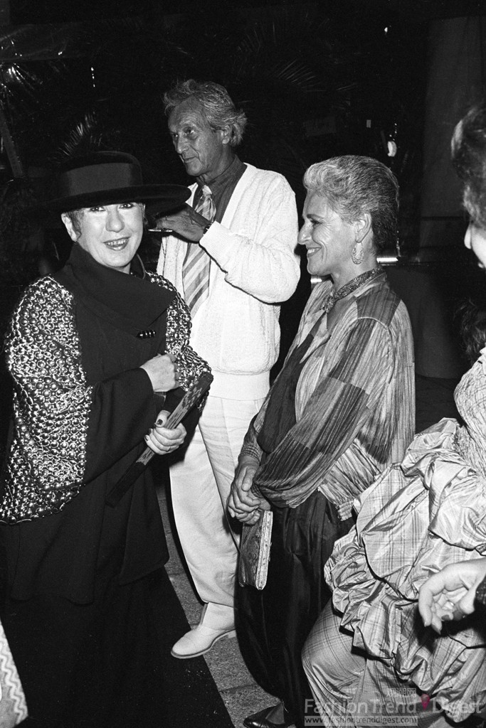 11. 1982年Piaggi 出現在巴黎Missoni 派對上。