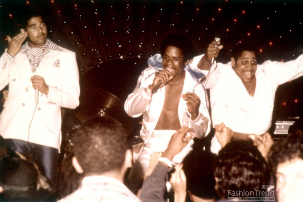 9. 纽约开始流行说唱音乐，代表人物是Sugarhill Gang。