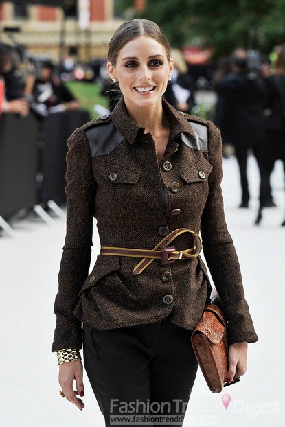 8. 奥利维亚•巴勒莫 (Olivia Palermo) 身着的是一件带有腰带的Burberry夹克出席2013春夏时装周，一如既往地展现她优雅的英伦风。